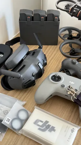 Dji Avata 2 - Fly More Combo + Remote Controller 3