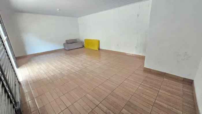 Loja Comercial Exclusiva para Aluguel em Frente ao Mart Minas