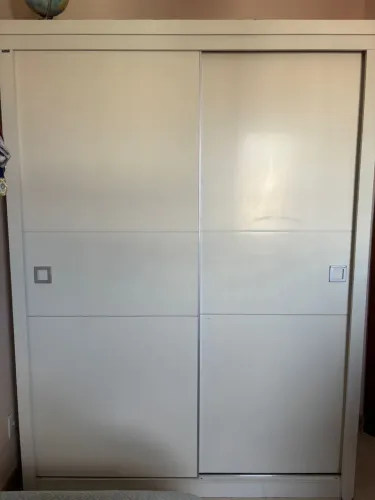 Vendo armário branco 2 portas de correr