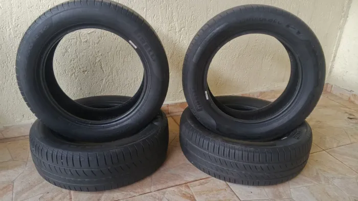Pneu R16 195/60 Pirelli