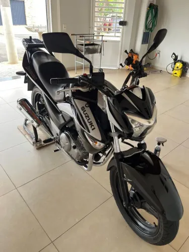 Suzuki Inazuma 250cc
