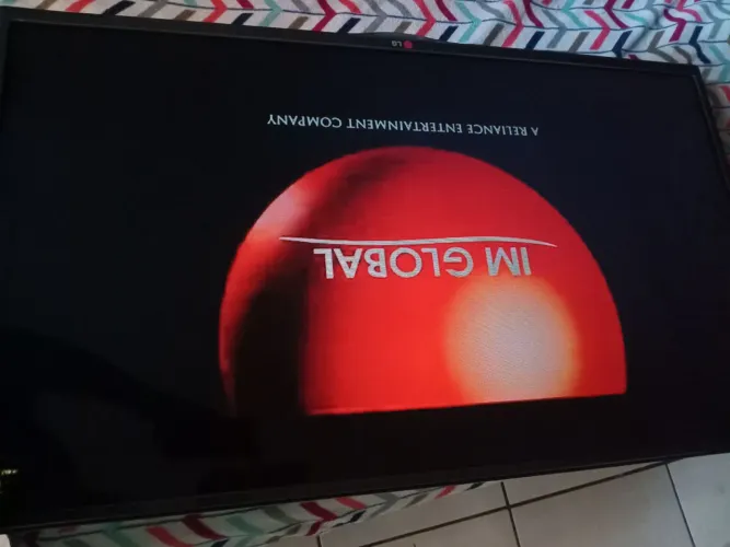 Tv lg com defeito ta funcionando mais as vezes fica tremendo a imagem