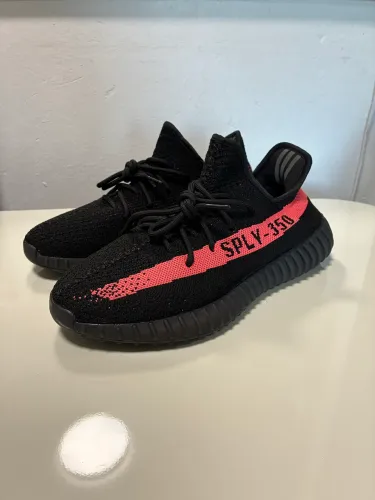 Tênis Adidas Yeezy Boost 350v2 tamanho 39