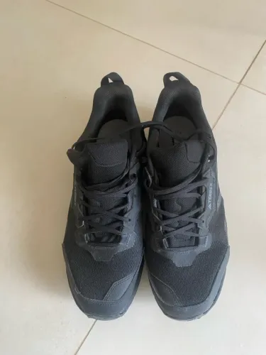 Vendo tênis adidas TERREX.