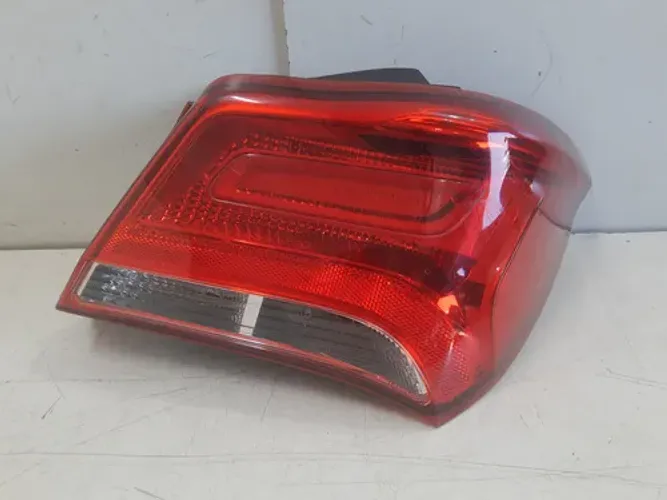 Lanterna Gm Onix 2017 2018 2019 Direito Original 24004
