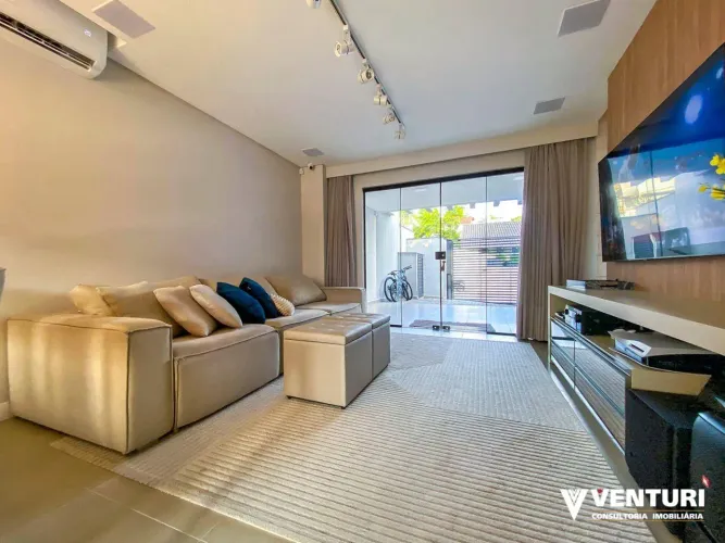 Casa com 3 quartos à venda, 135 m² por R$ 1.089.000 - Vila Nova - Blumenau/SC