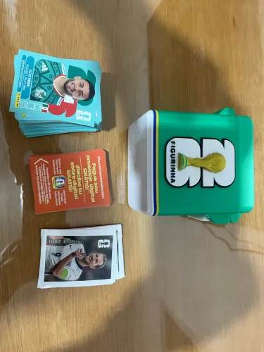 Porta figurinhas + figurinhas da copa 2026