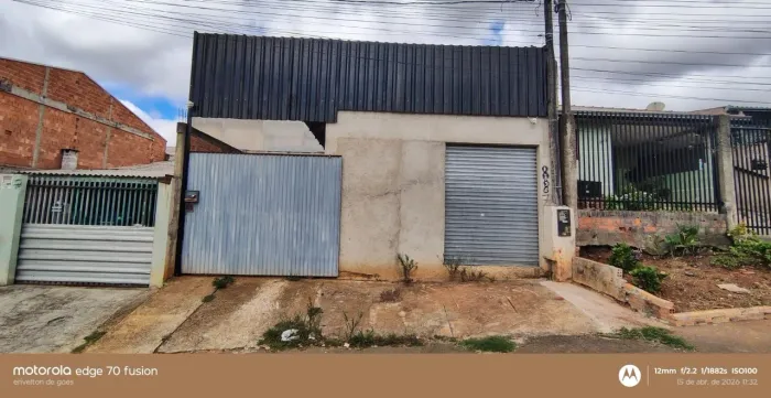 Terreno com barracão de 66 metros. Já alugado assumir prestação do terreno. 1.330.00 mês