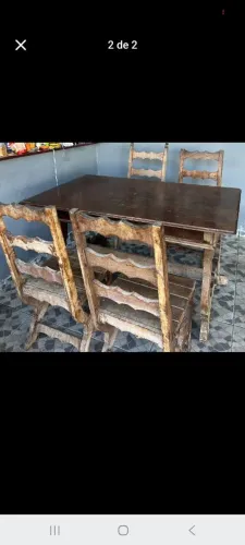 Mesa com 4 cadeiras Madeira maciça$ 990