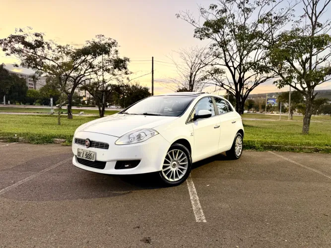 Fiat Bravo Absolute Dualogic 1.8 Flex 16V 5P 2013