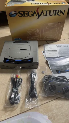 Vídeo game sega Saturno na caixa