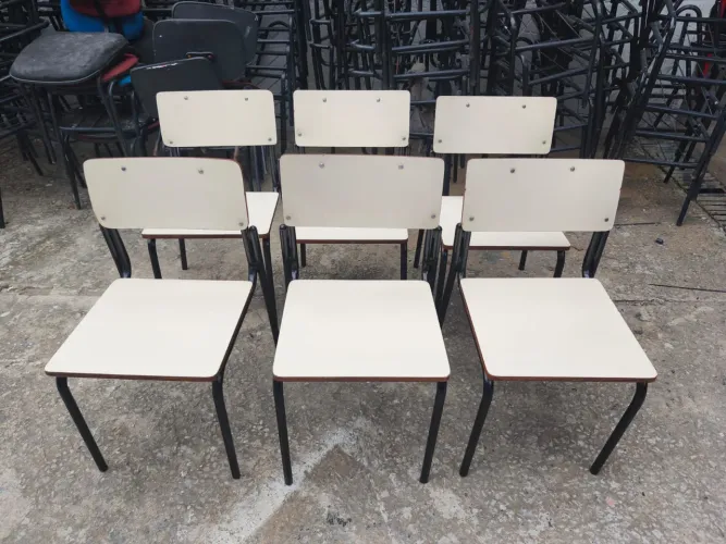 Cadeira em formica