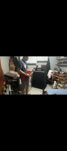 Caixa amplificada com cabeçote meteoro. Não envio. Está em Promissão.