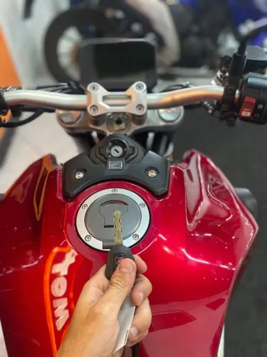 cb 1000 R 2023 extra sem detalhes