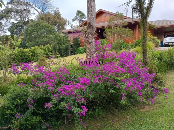 CASA de madeira NOBRE, À VENDA, em condomínio fechado em Rancho Queimado/SC