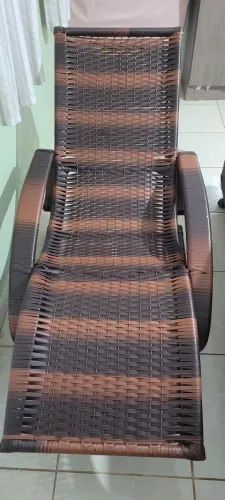 Cadeira preguiçosa ou beira de piscina