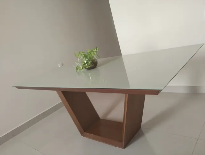 Mesa para 6 cadeiras com tampo em vidro de 06mm temperado