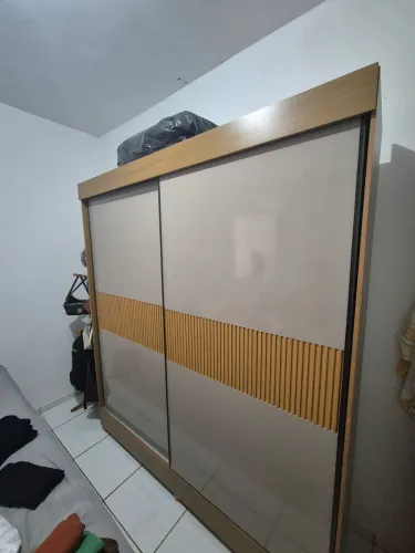 GUARDA ROUPA 2 PORTAS 4 GAVETAS 