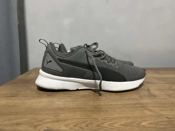 Tênis puma FLYER RUNNER seminovo