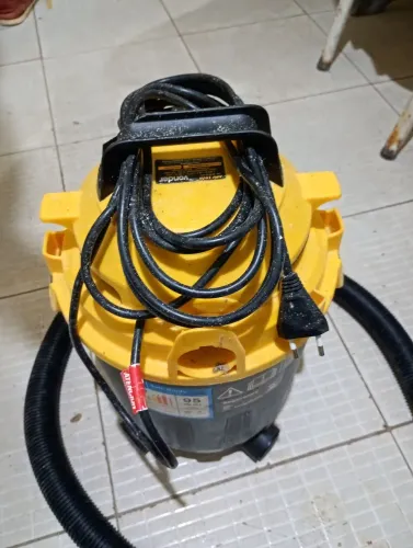 Aspirador de pó e água 