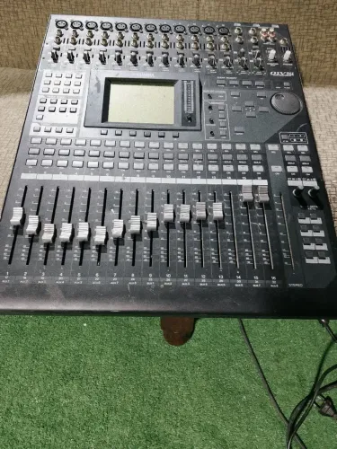 Estou vendendo essa mesa d som 
