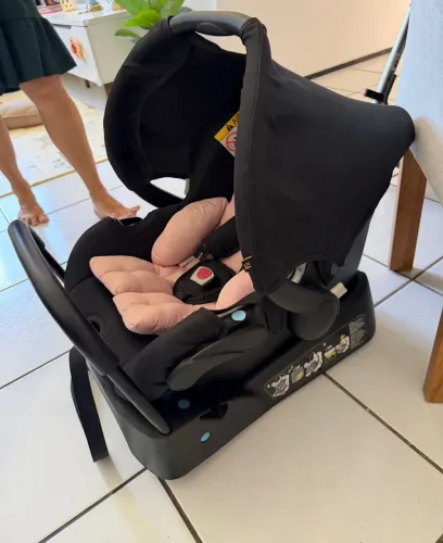 Bebê conforto Safety 1st com base isofix