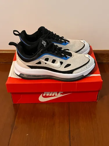 Tênis Nike Air Max AP - Branco e Azul
