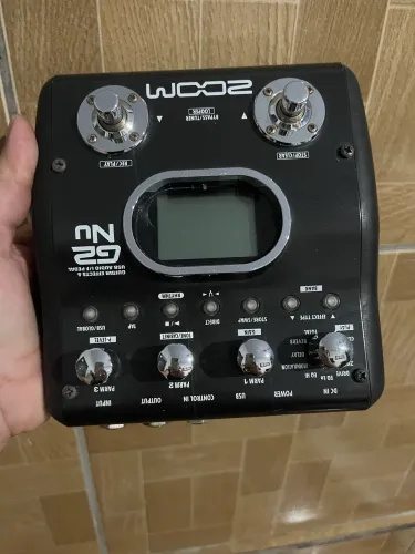 Pedaleira multi-efeitos para guitarra Zoom G2Nu