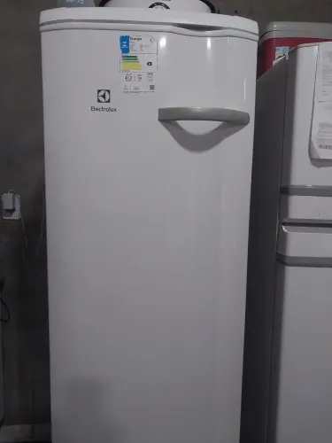 Freezer Electrolux 234L