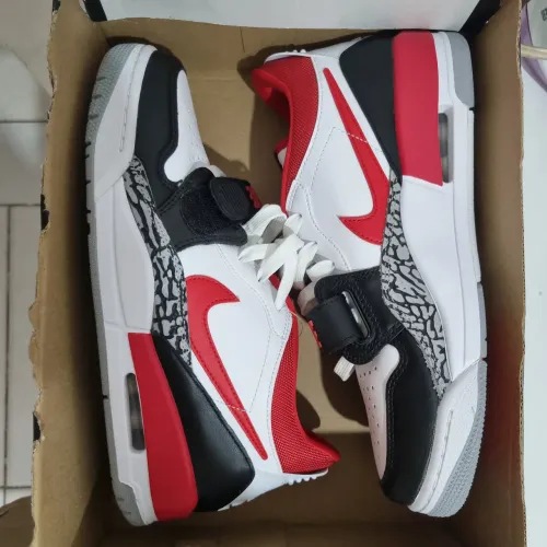 TÊNIS Jordan Legancy 312