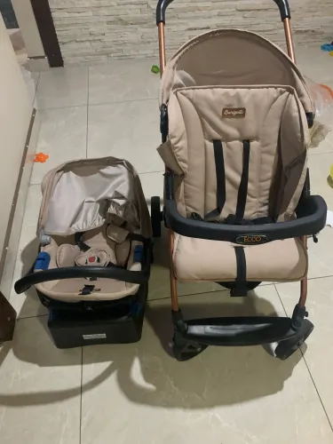 Carrinho de bebê + bebê conforto