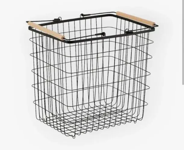 O Cesto Aramado 47L com Alça de Bambu Preto / Branco da OIKOS