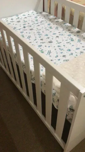 Berço que vira cama