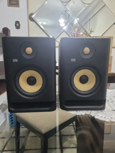 KRK Rokit 5 G4 (par) - R$ 1.500 - 1 unidade com áudio intermitente