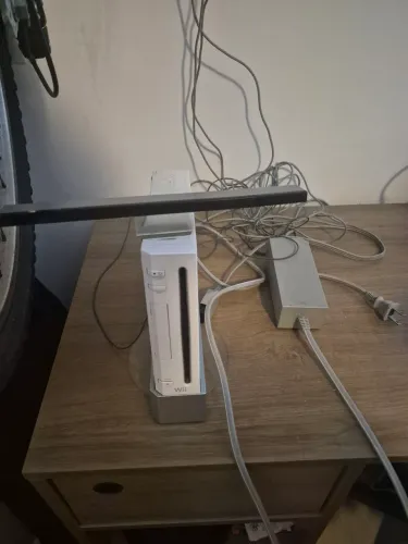 Nintendo Wii completo com diversos jogos e acessórios
