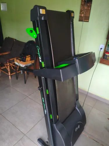 Esteira para corridas e caminhadas, Dreams Fitnes.