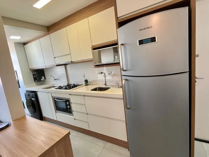 Mobiliado no São Vicente em Itajaí com living amplo e varanda integrada