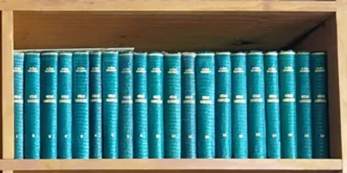 Biblioteca Obras Célebres e Plinio