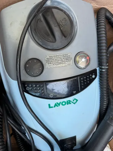 Vap limpa sofás e tapetes