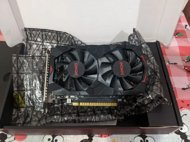 Placa de vídeo Nvidea PCyes Gamer GeForce 700 séries GTX 750 Ti 4GB ddr5