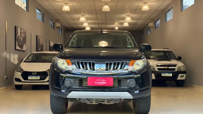 Mitsubishi L200 Triton Sport GLS 2.4 CD Diesel Mec. 2017