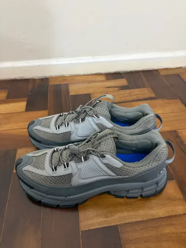 Tenis Nike Vomero Roam - Azul - 42