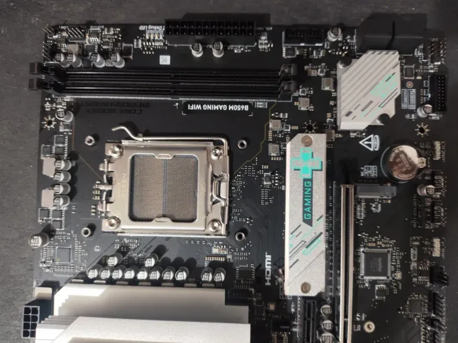 Placa mãe MSI B650M Gaming defeito na USB