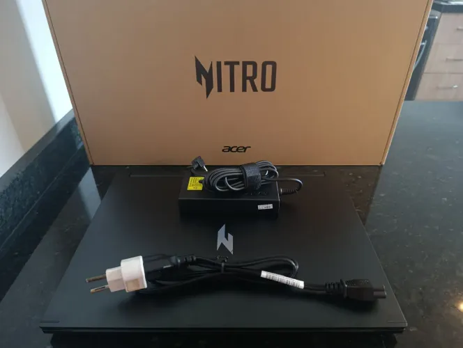 ACER NITRO V16S
