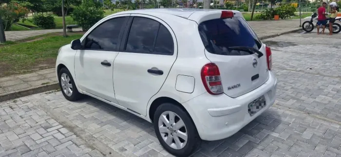 Nissan March SV 1.6 16V Flex Fuel 2013