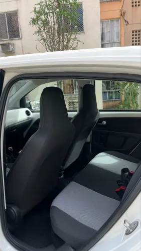 Volkswagen Up! Black/white/red 1.0 T. Flex 12V 5P 2015