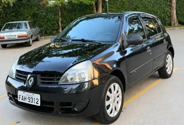 Renault Clio Hi-flex 1.0 16V 5P 2012