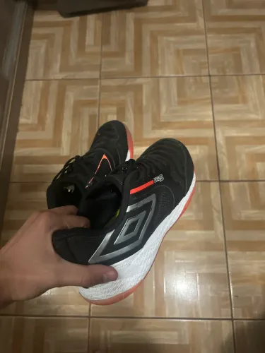 Tênis de Futsal Pro 5