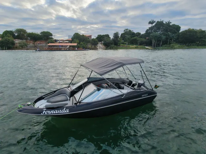 LANCHA BAYLINER CAPRI 1800