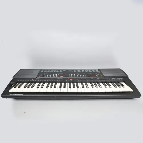 Teclado Arranjador Yamaha PSR-400 (61 Teclas Sensitivas) com Pés de Apoio.